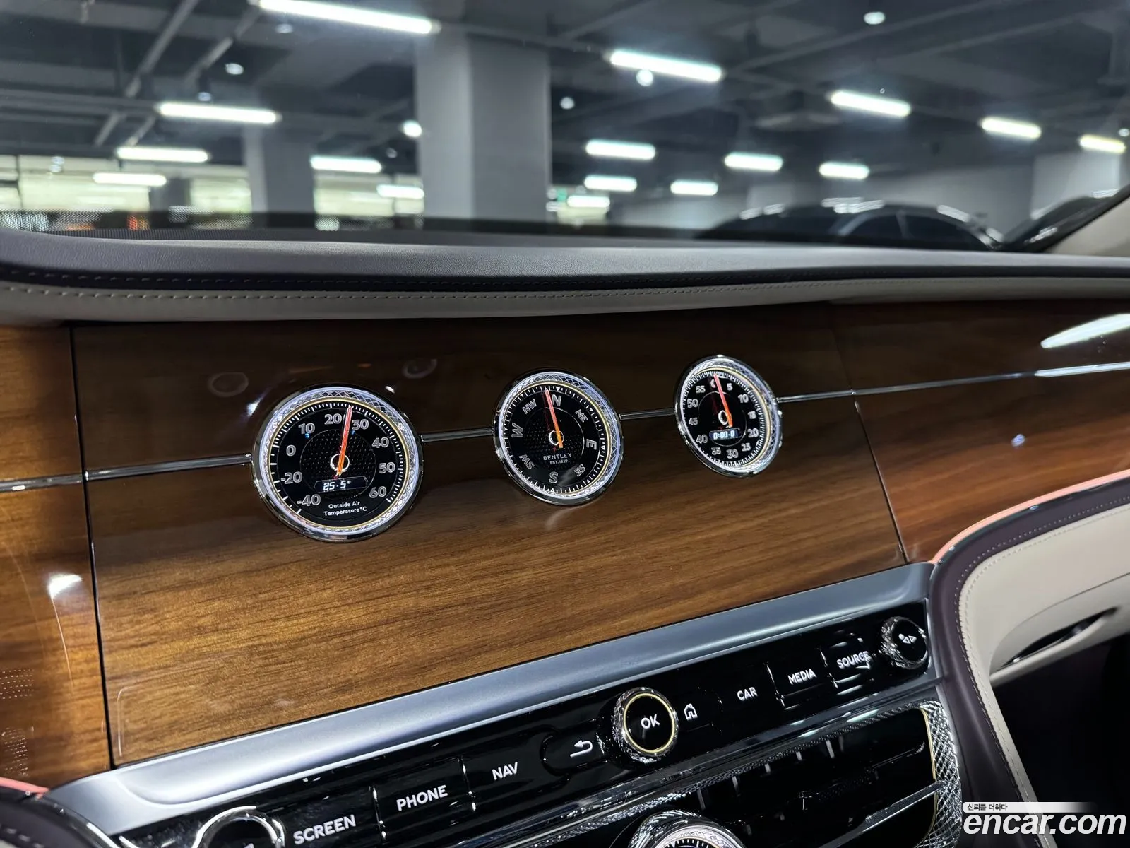 Bentley Flying Spur 2021 — 11