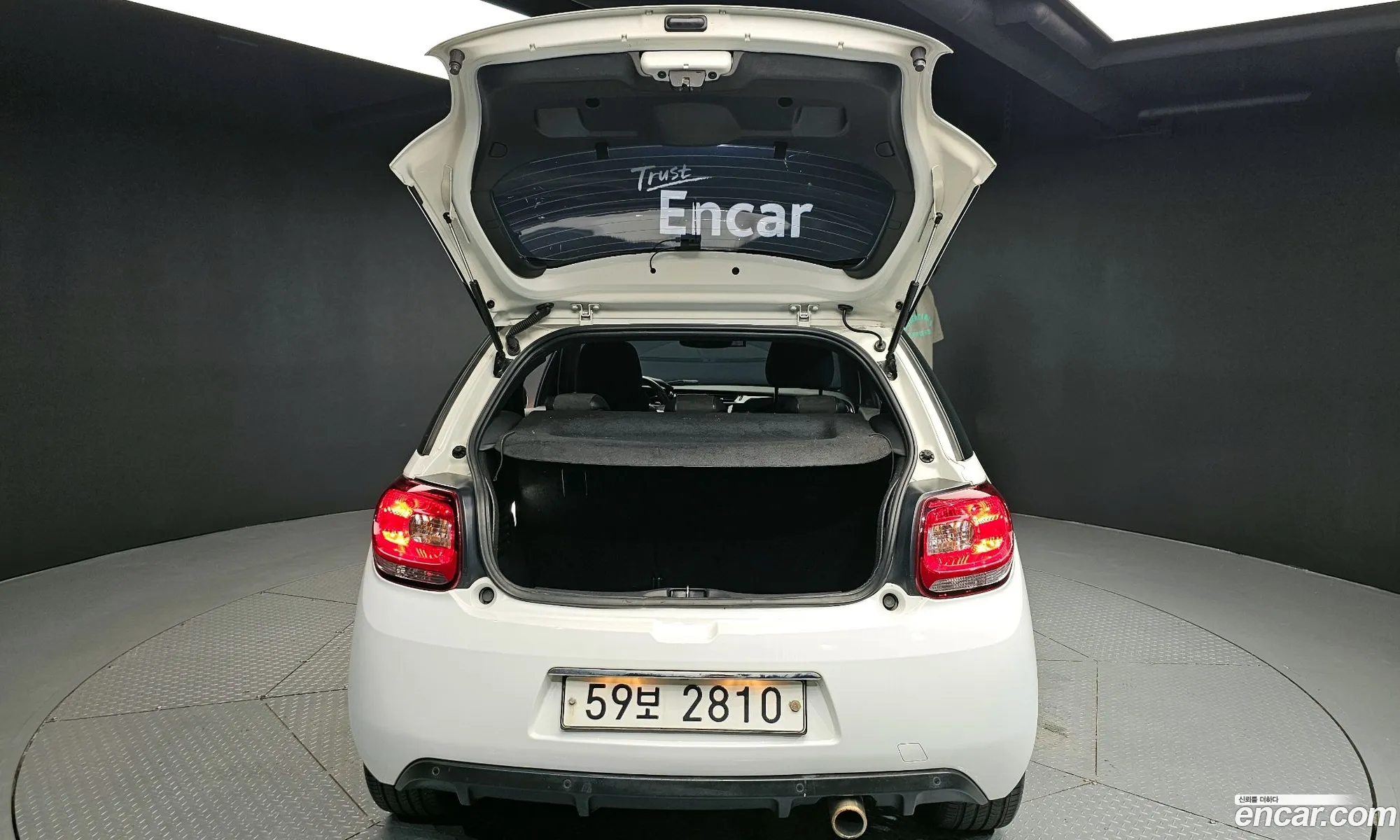 Citroen/DS DS3 2014 VF7SA9HP8EW555088 — 3