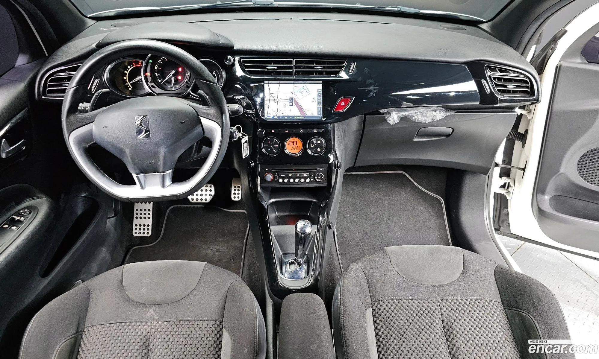 Citroen/DS DS3 2014 VF7SA9HP8EW555088 — 18