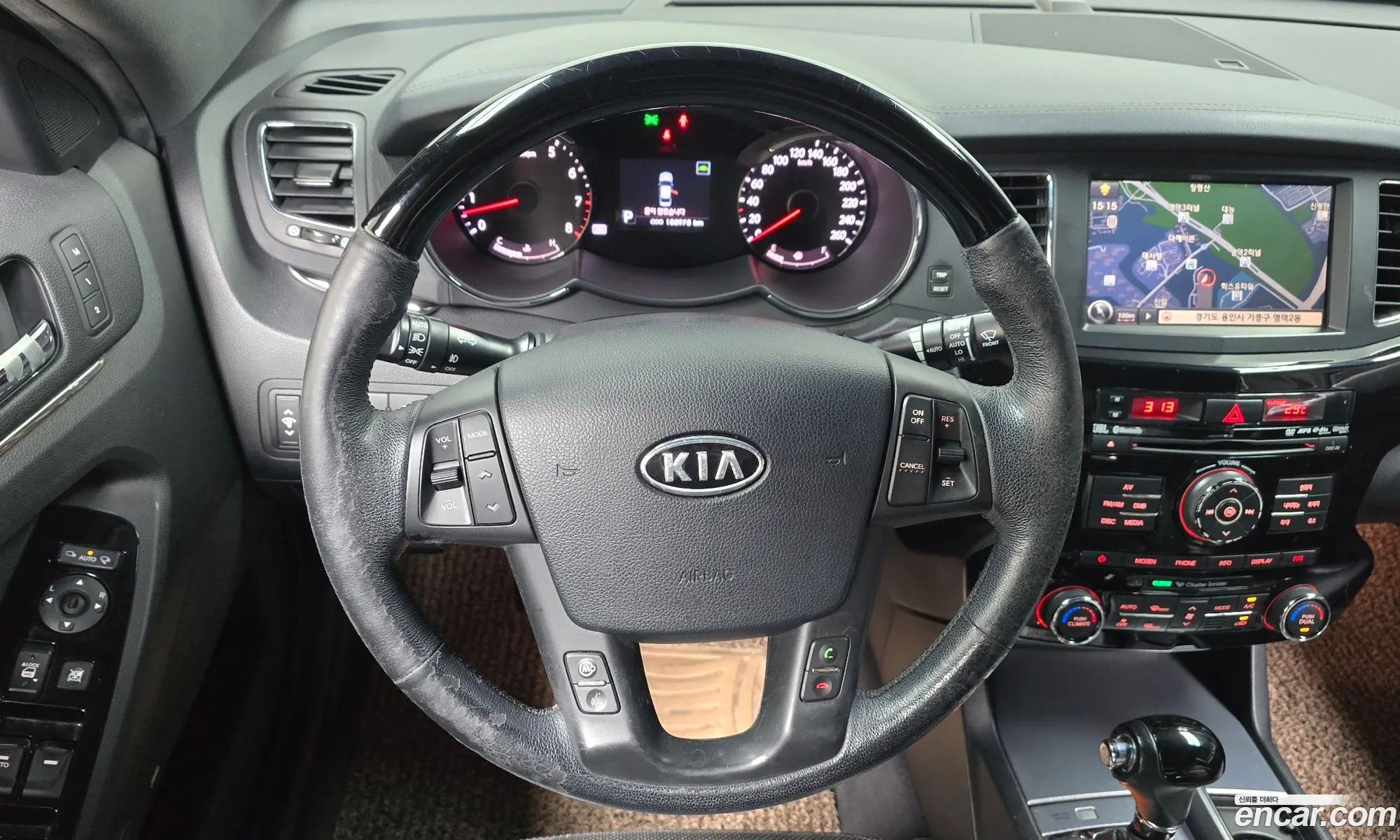 Kia K7 2011 — 17