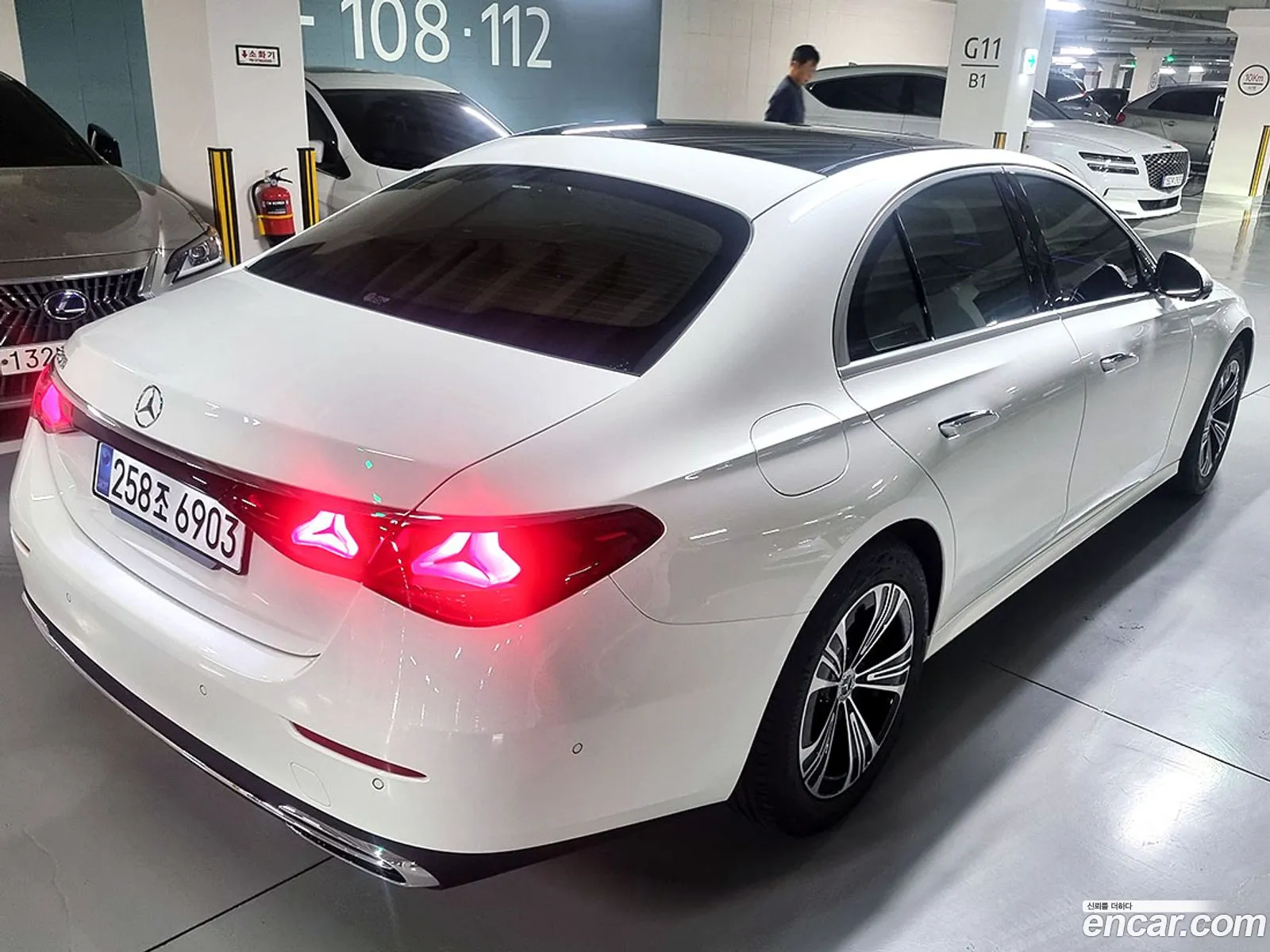 Mercedes-Benz E-Class W214 2025 — 14