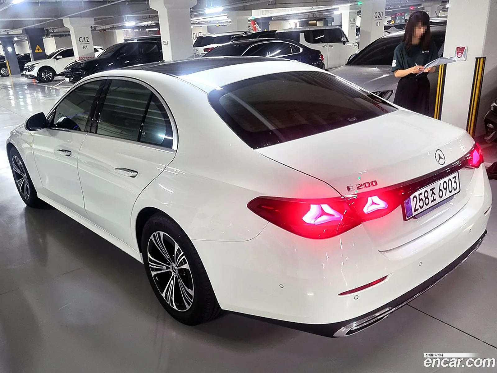 Mercedes-Benz E-Class W214 2025 — 11