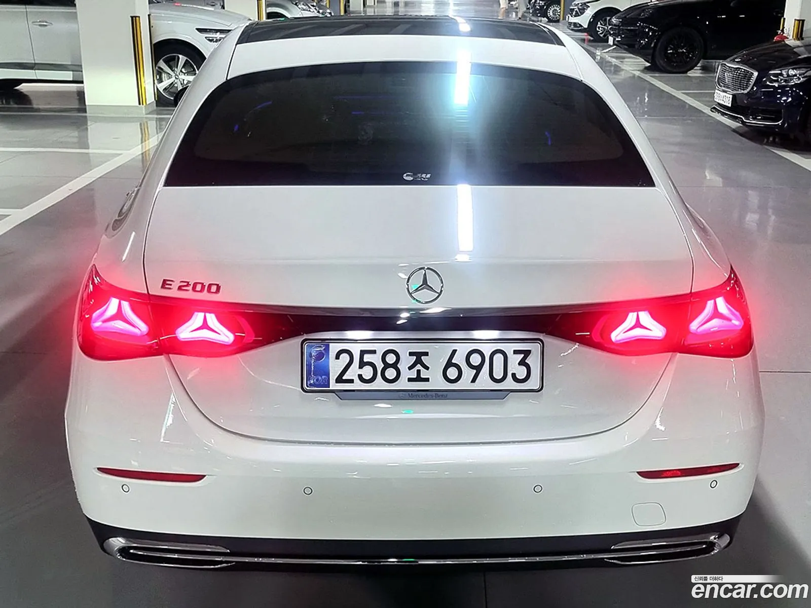 Mercedes-Benz E-Class W214 2025 — 12