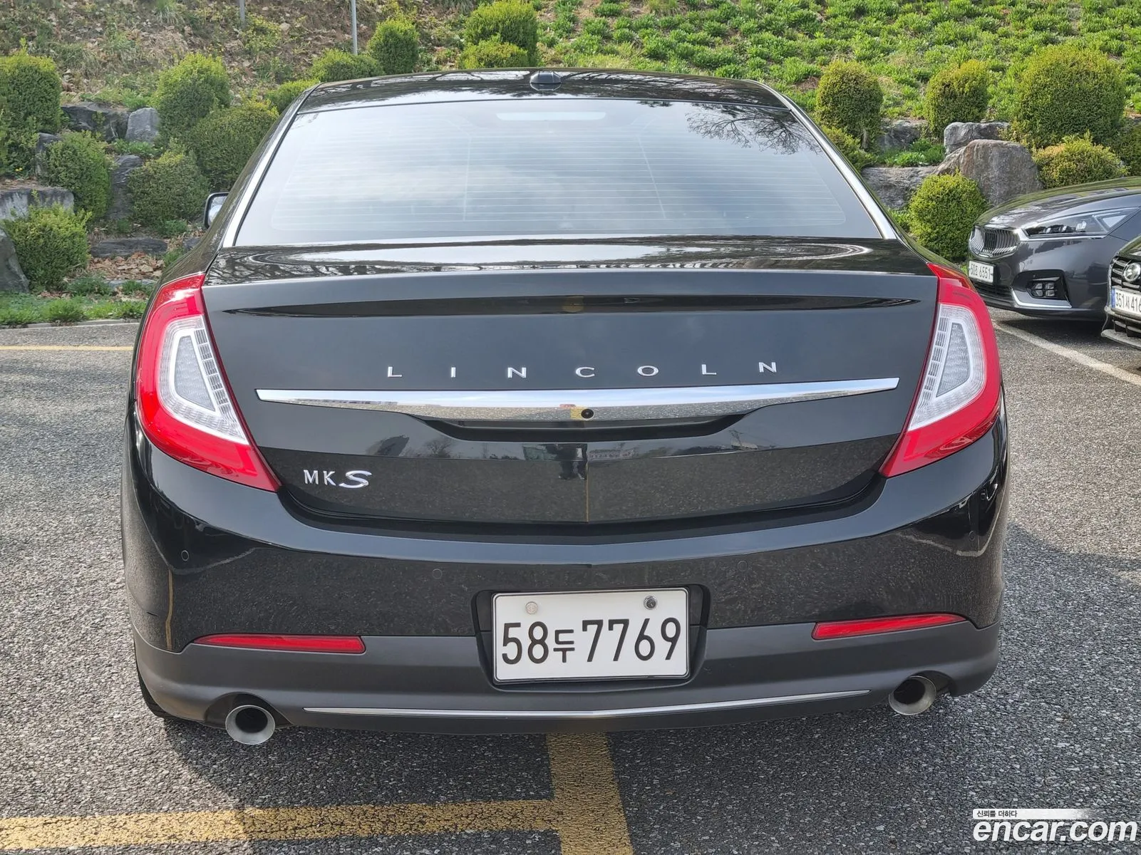 Lincoln MKS 2015 — 17