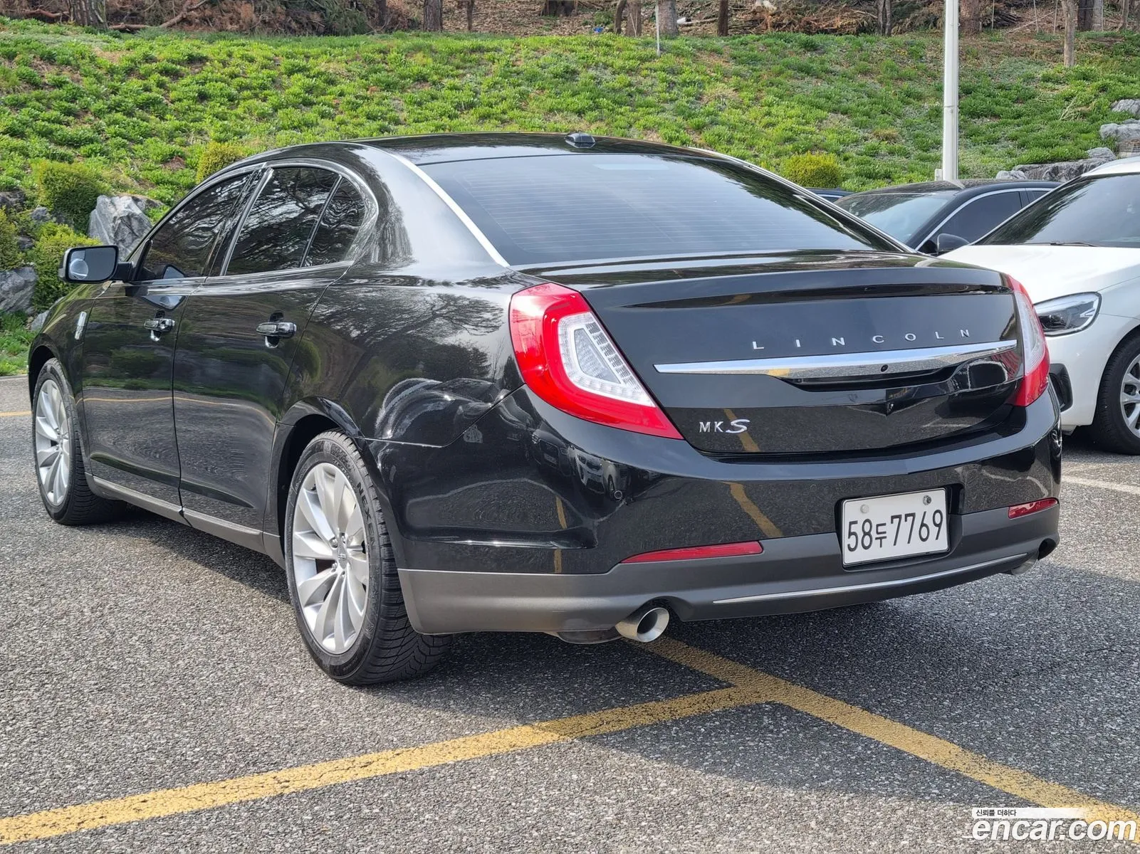 Lincoln MKS 2015 — 16
