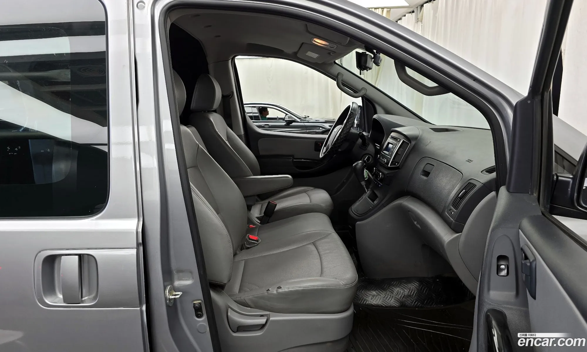 Hyundai Grand Starex 2018 — 14