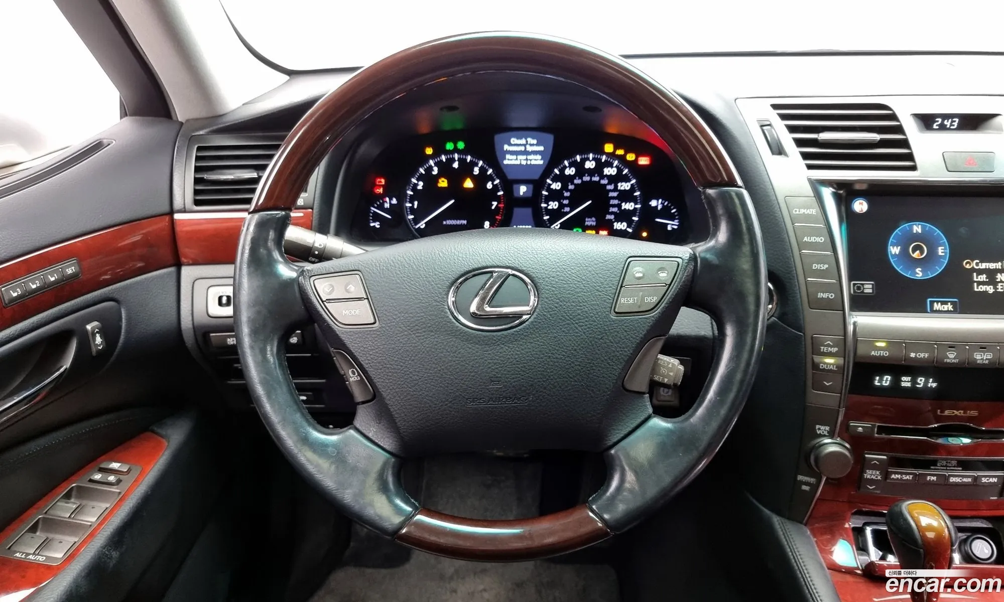 Lexus LS460L 2007 JTHBL46F875045895 — 4