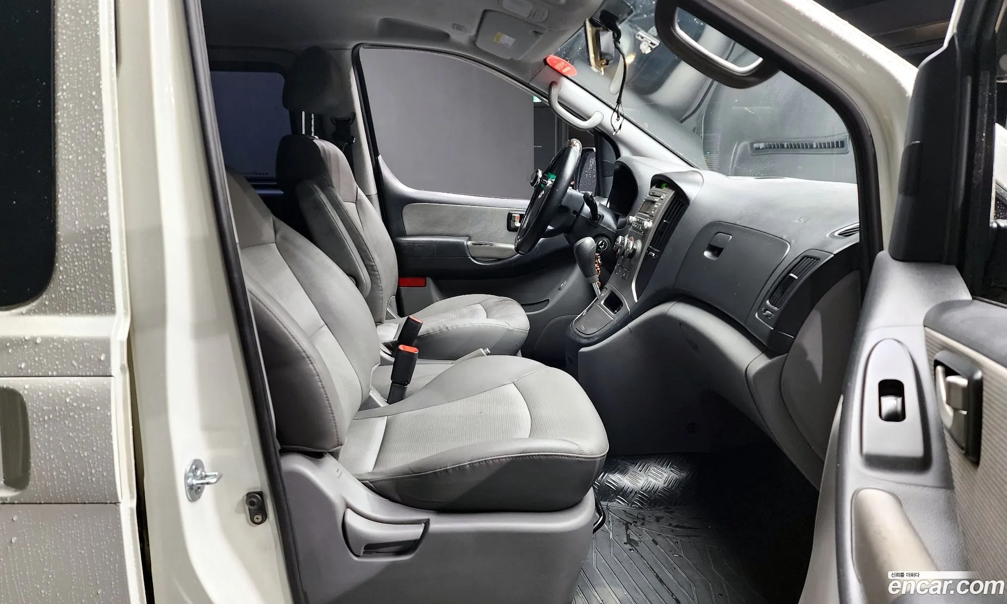 Hyundai Grand Starex 2010 — 13