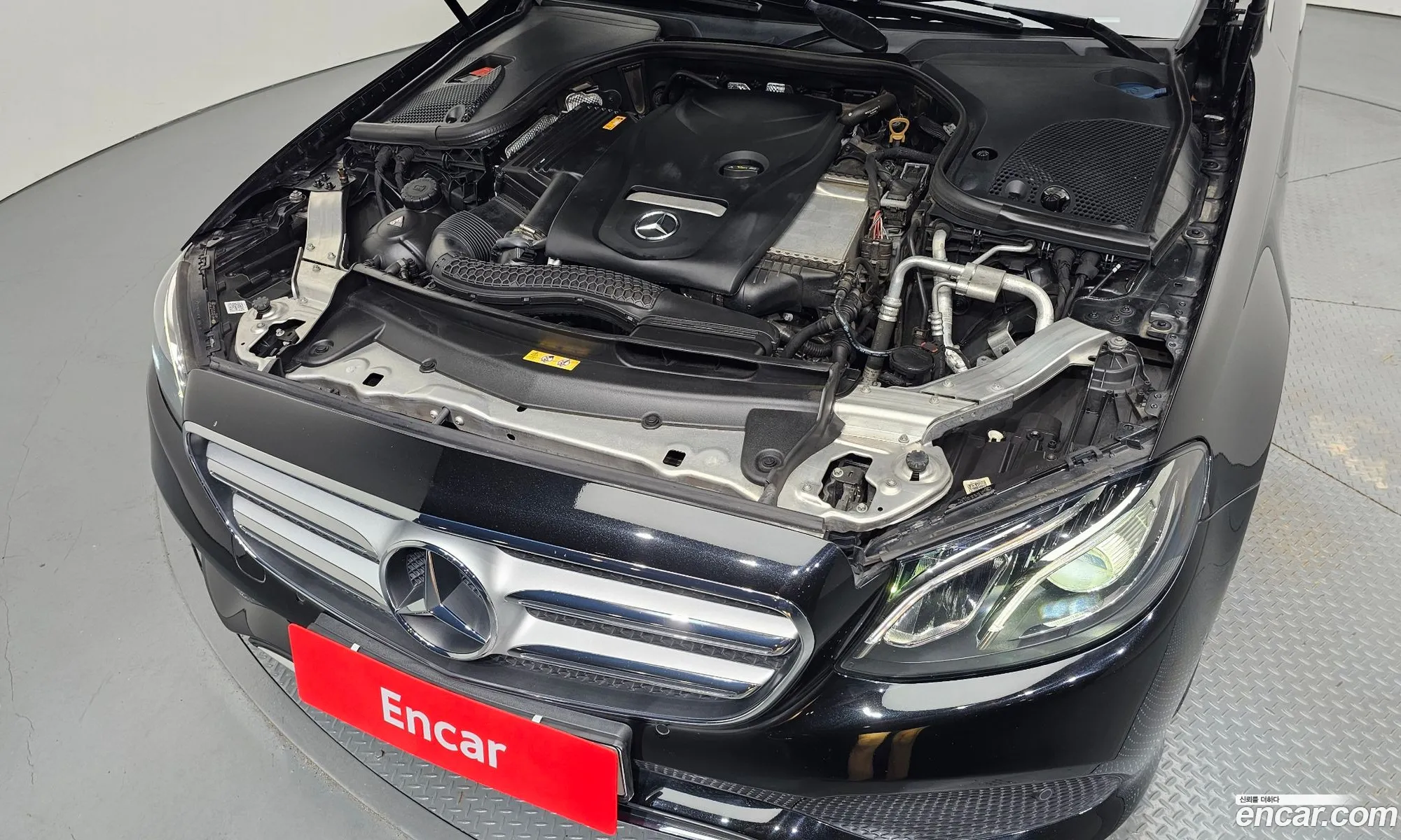 Mercedes-Benz E-Class W213 2017 WDDZF4CB4JA295874 — 12