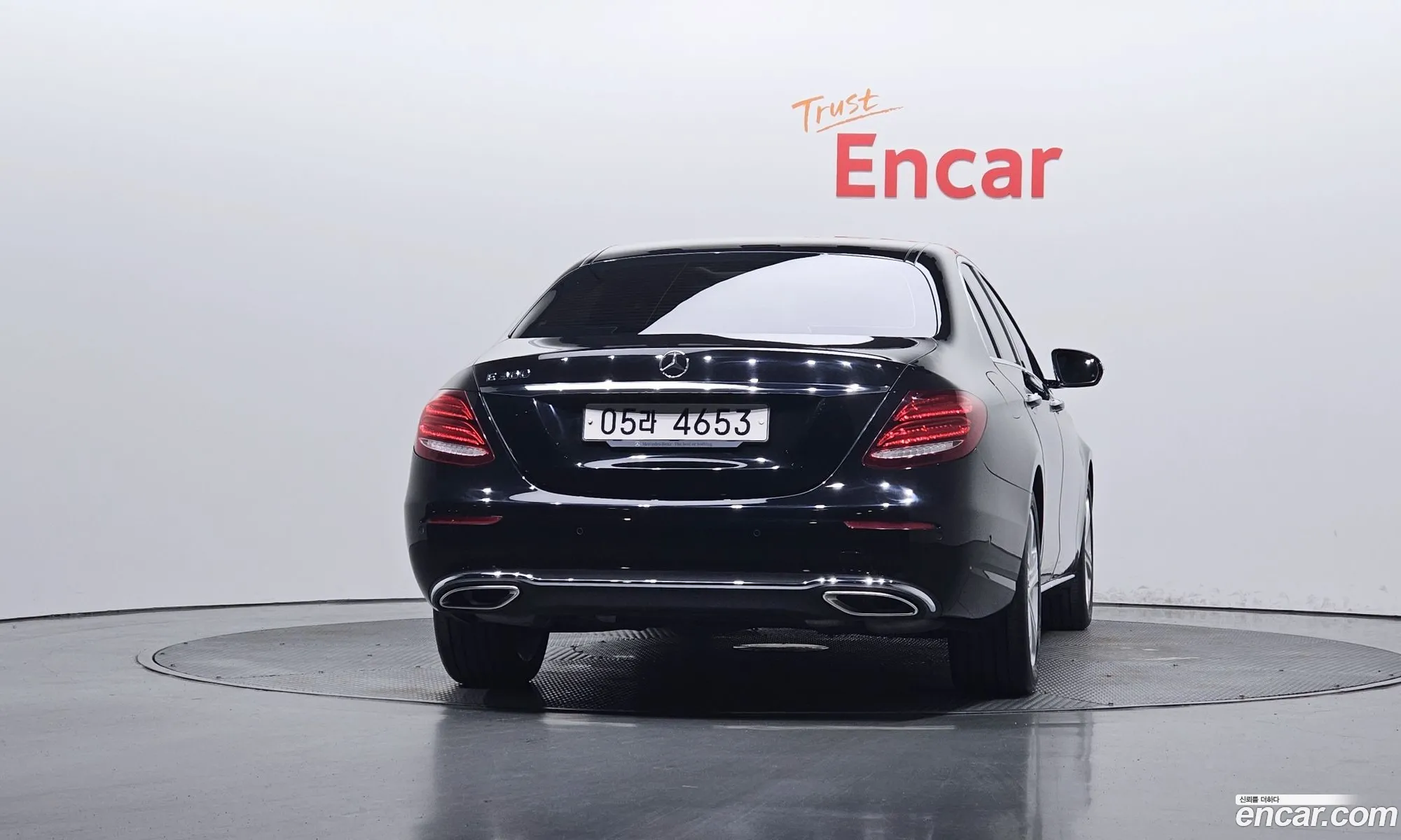 Mercedes-Benz E-Class W213 2017 WDDZF4CB4JA295874 — 4
