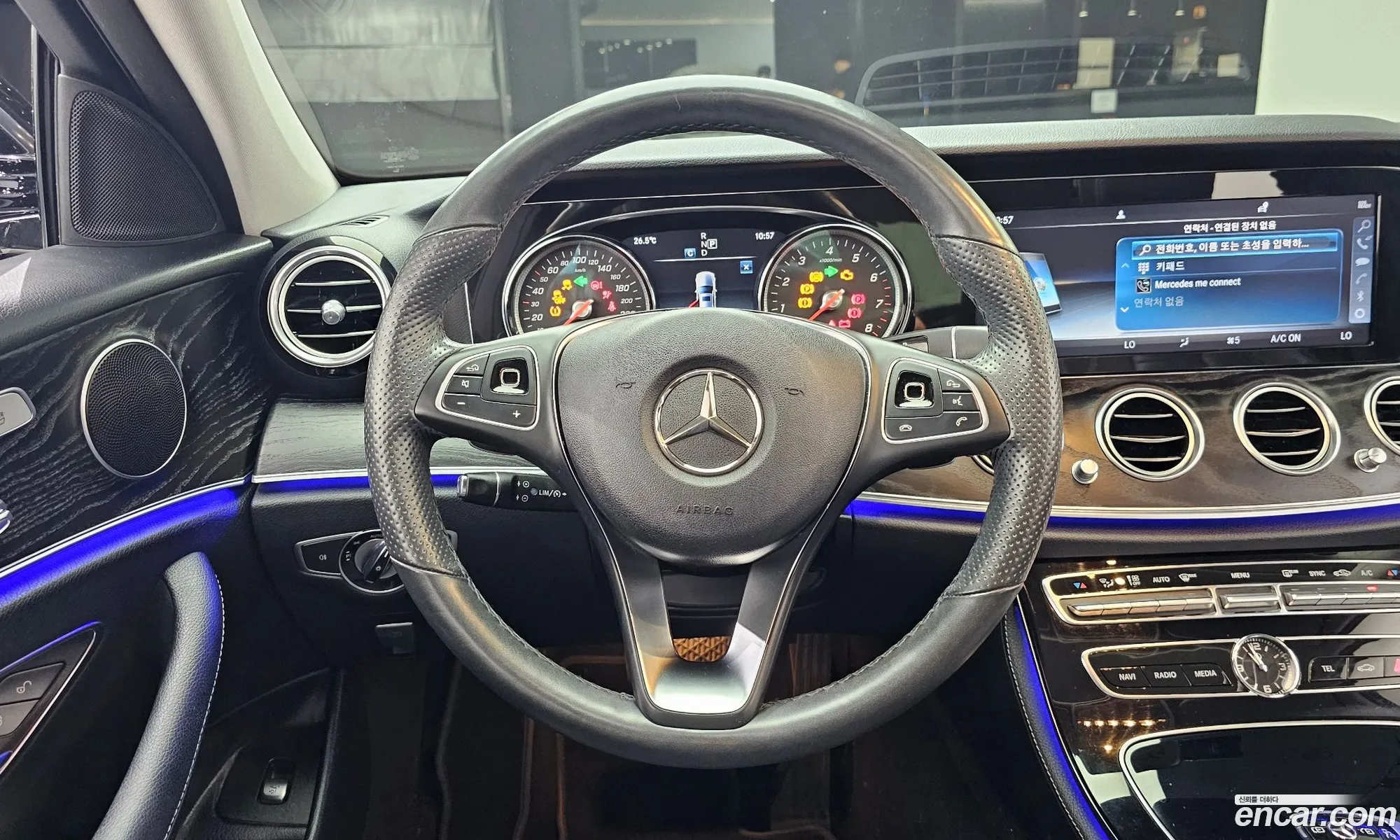 Mercedes-Benz E-Class W213 2017 WDDZF4CB4JA295874 — 3