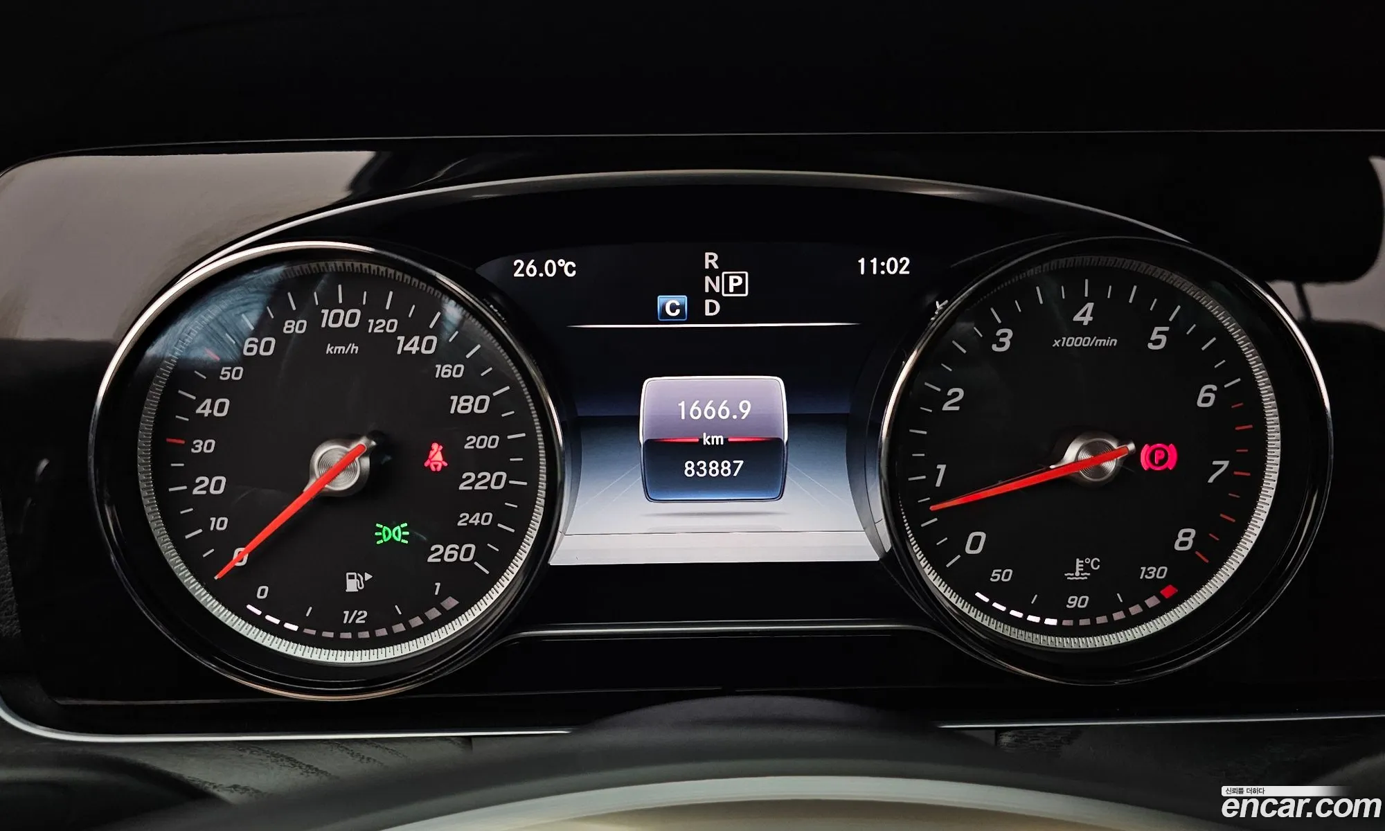 Mercedes-Benz E-Class W213 2017 WDDZF4CB4JA295874 — 2