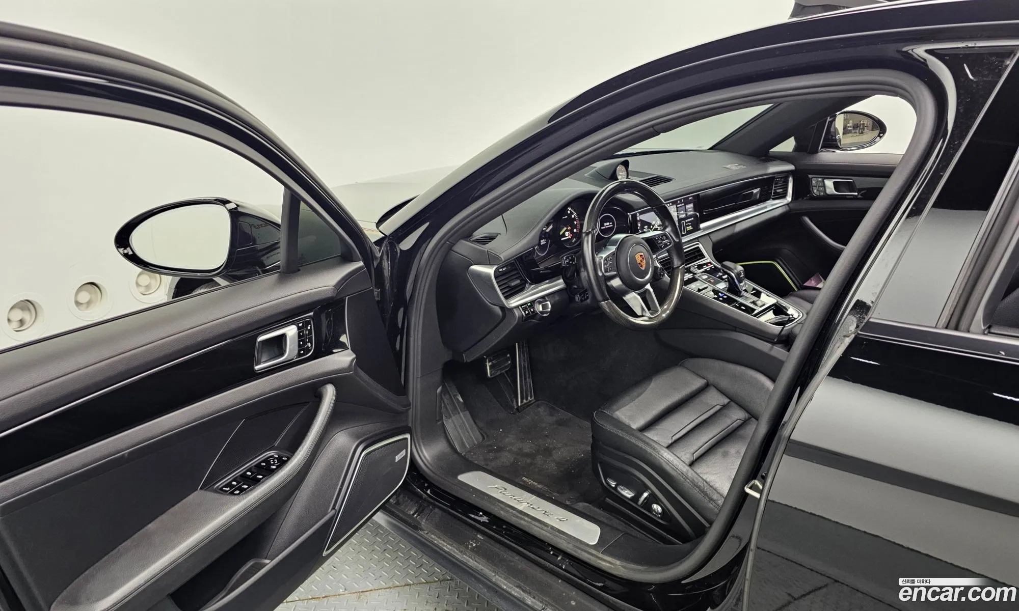 Porsche Panamera 2018 WP0AE2979JL177664 — 18