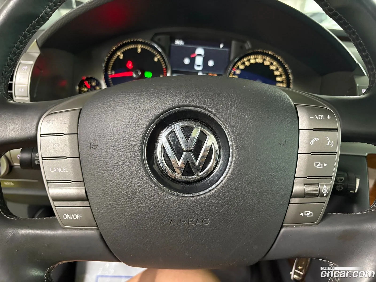 Volkswagen Phaeton 2012 — 9