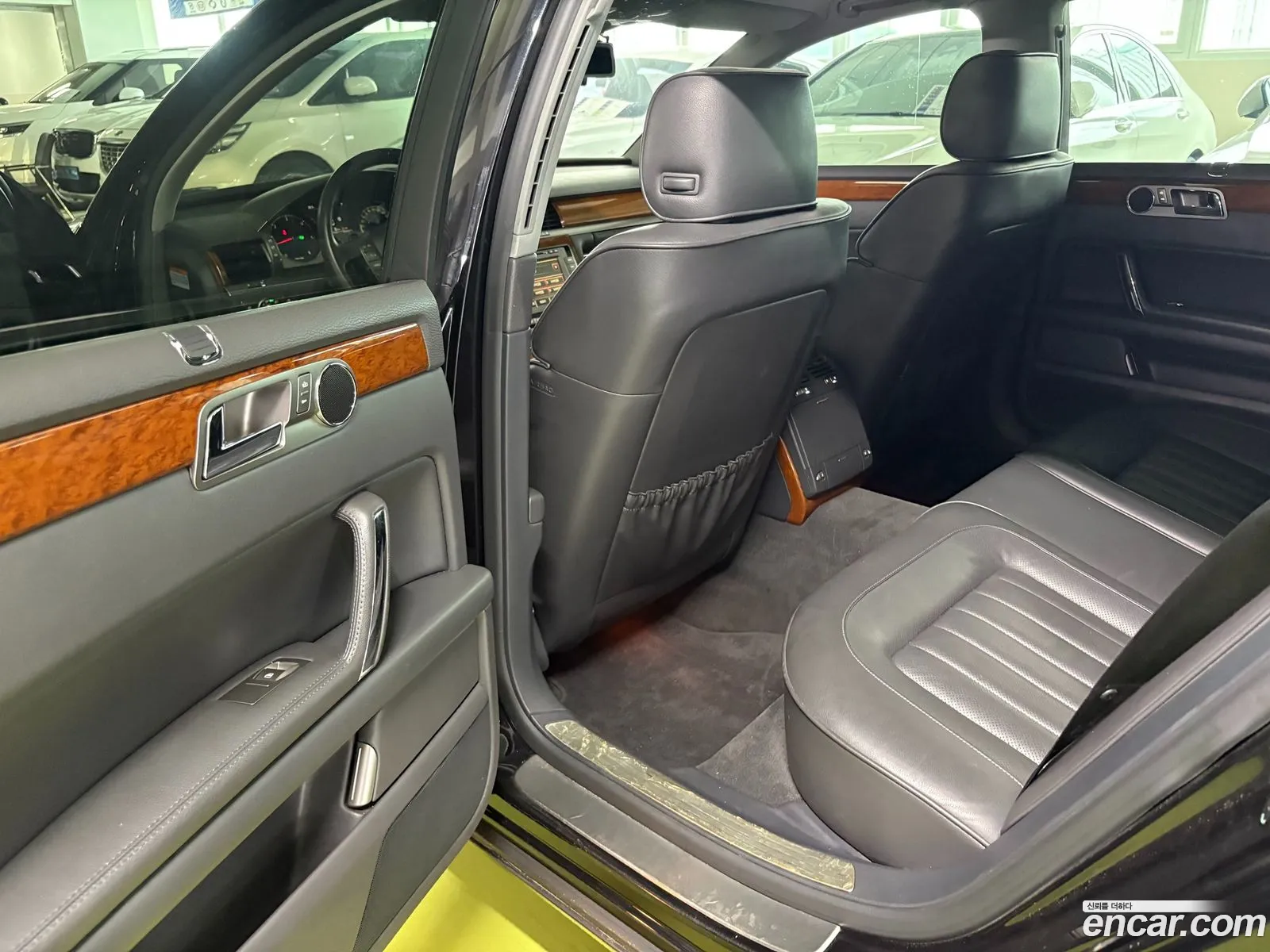 Volkswagen Phaeton 2012 — 4