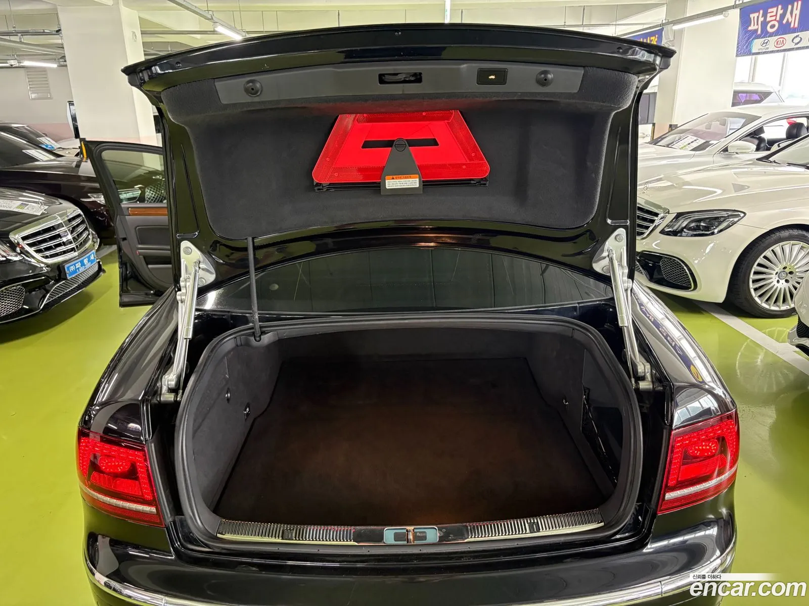 Volkswagen Phaeton 2012 — 17
