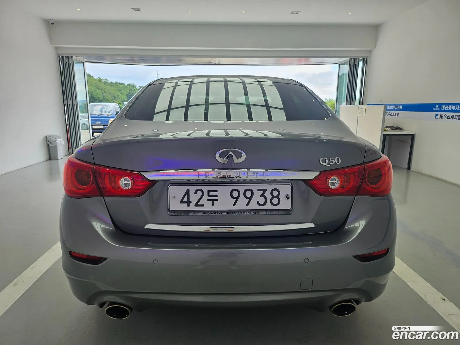 Infiniti Q50 2015 — 17