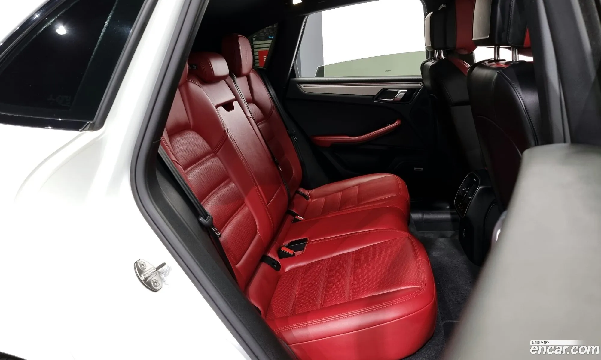 Porsche Macan 2018 WP1AG2952JLB63323 — 14