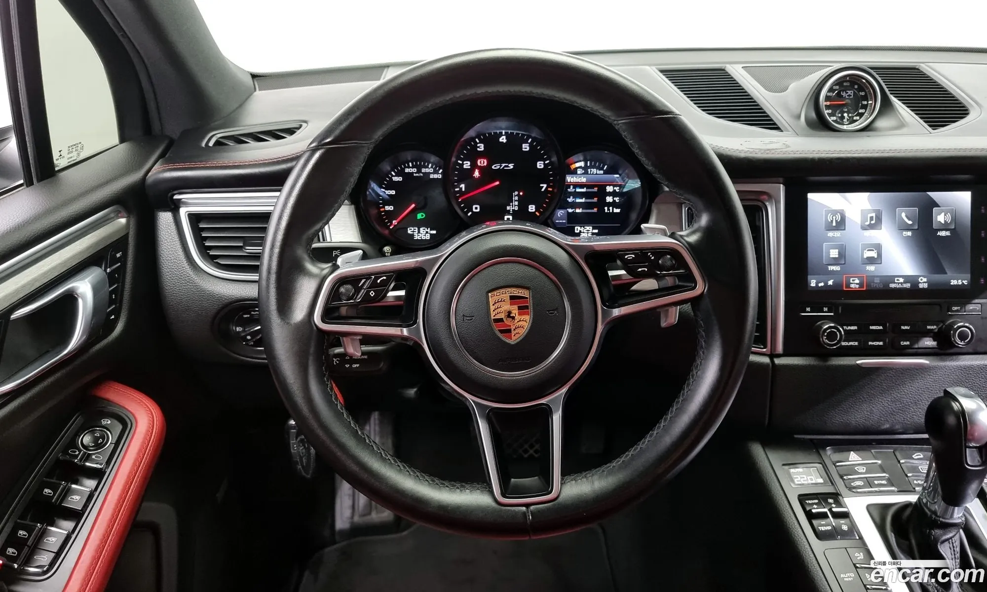 Porsche Macan 2018 WP1AG2952JLB63323 — 15