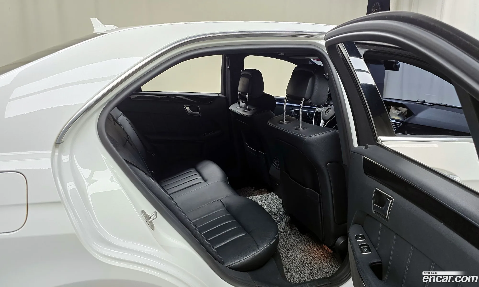 Mercedes-Benz E-Class W212 2015 WDDHF0CBXGB184835 — 7
