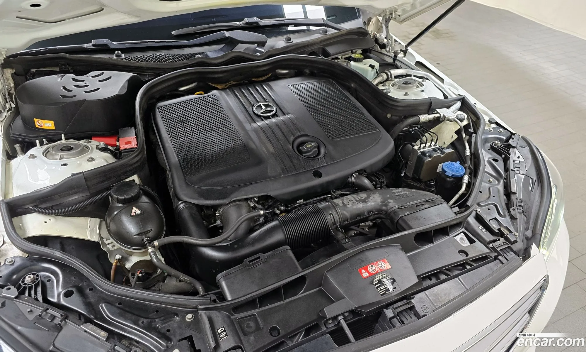 Mercedes-Benz E-Class W212 2015 WDDHF0CBXGB184835 — 9