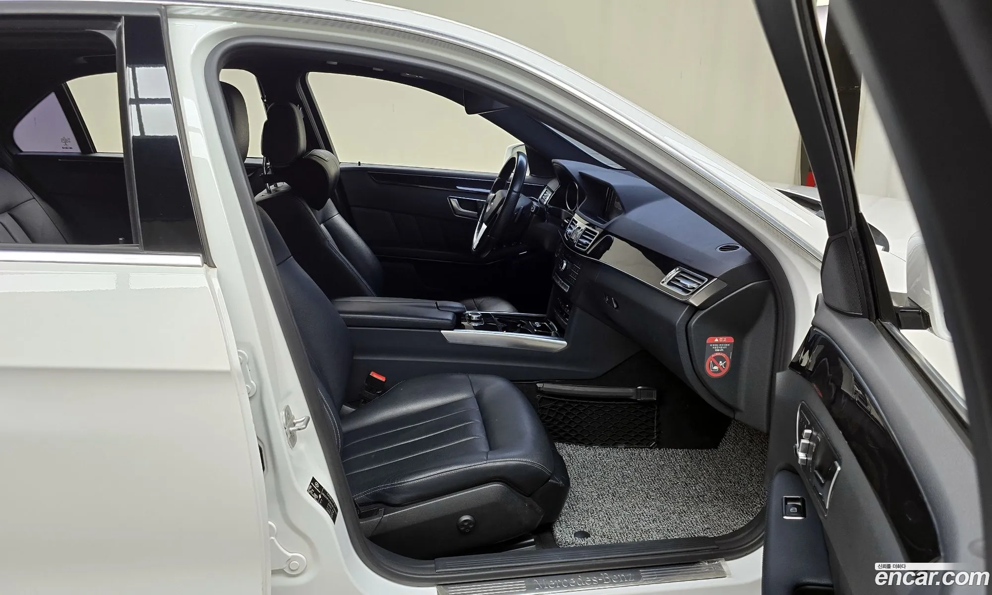 Mercedes-Benz E-Class W212 2015 WDDHF0CBXGB184835 — 11