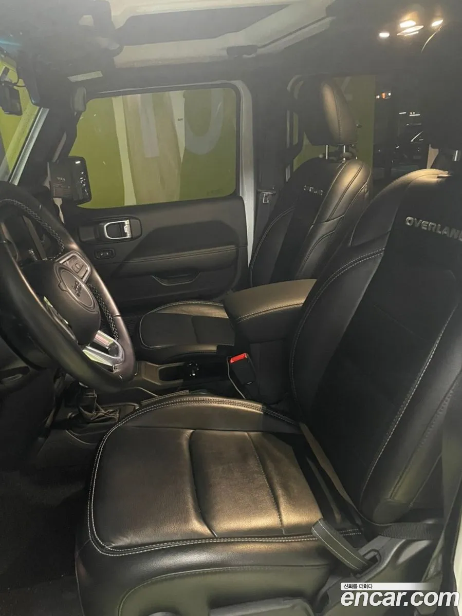 Jeep Wrangler 2023 — 12