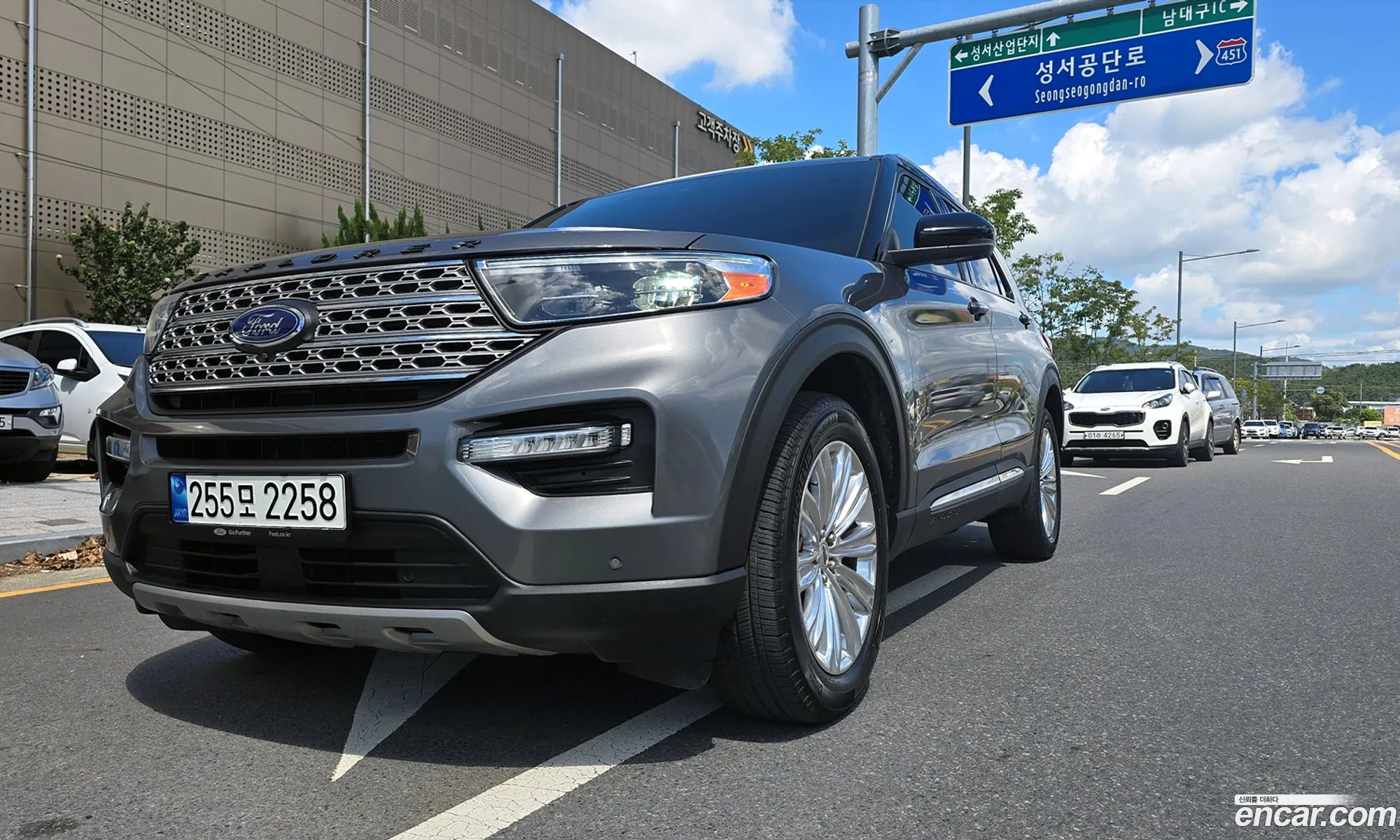 Ford Explorer 6th Gen 2022 — 19