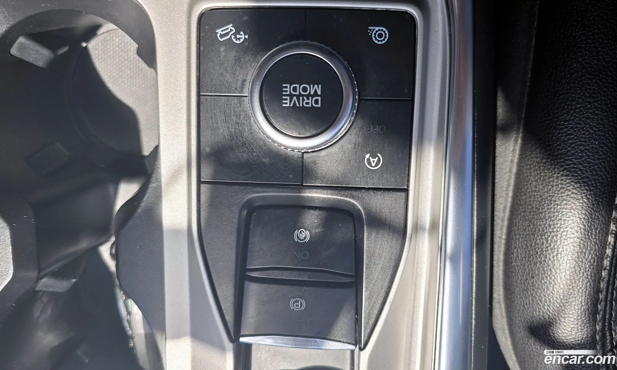 Ford Explorer 6th Gen 2022 — 18