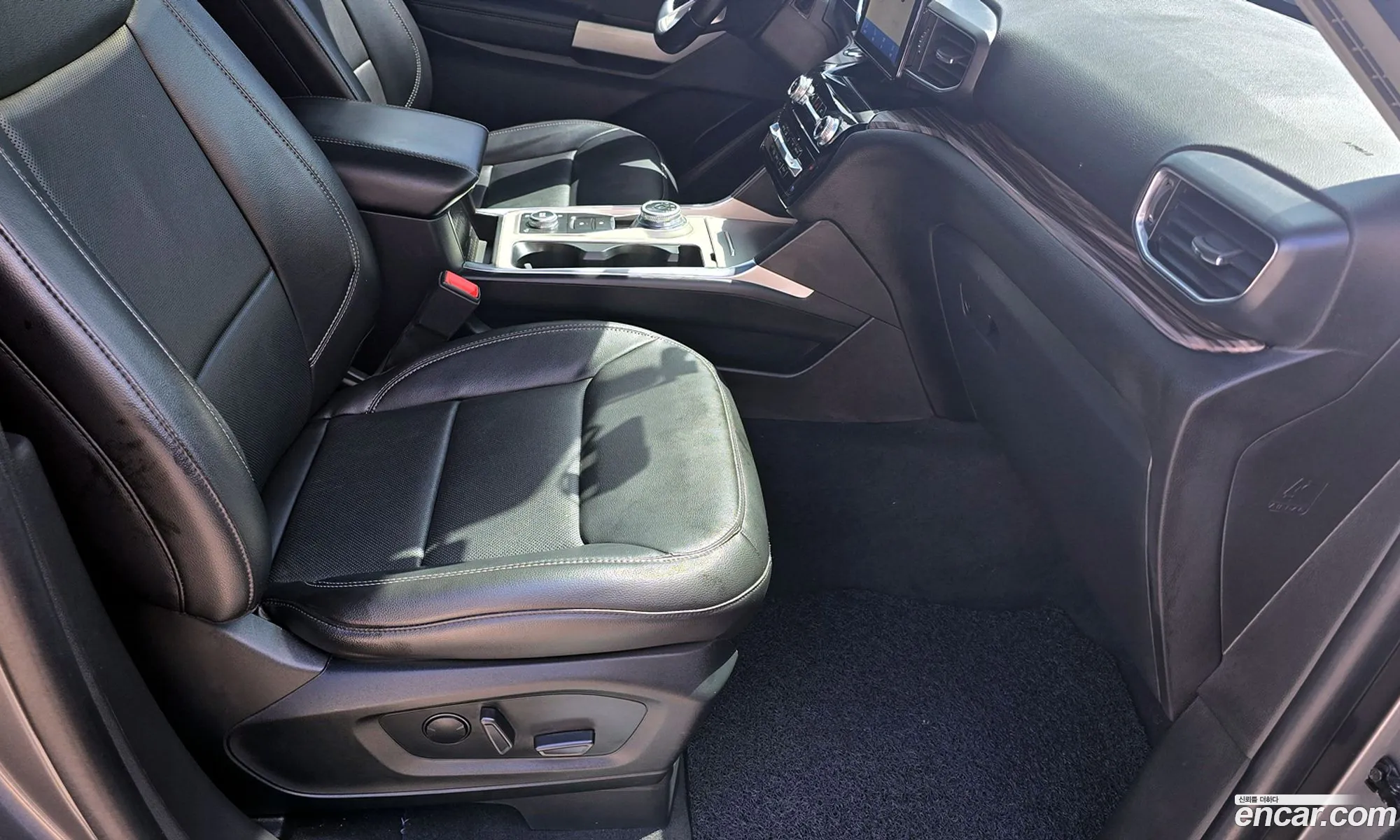 Ford Explorer 6th Gen 2022 — 5
