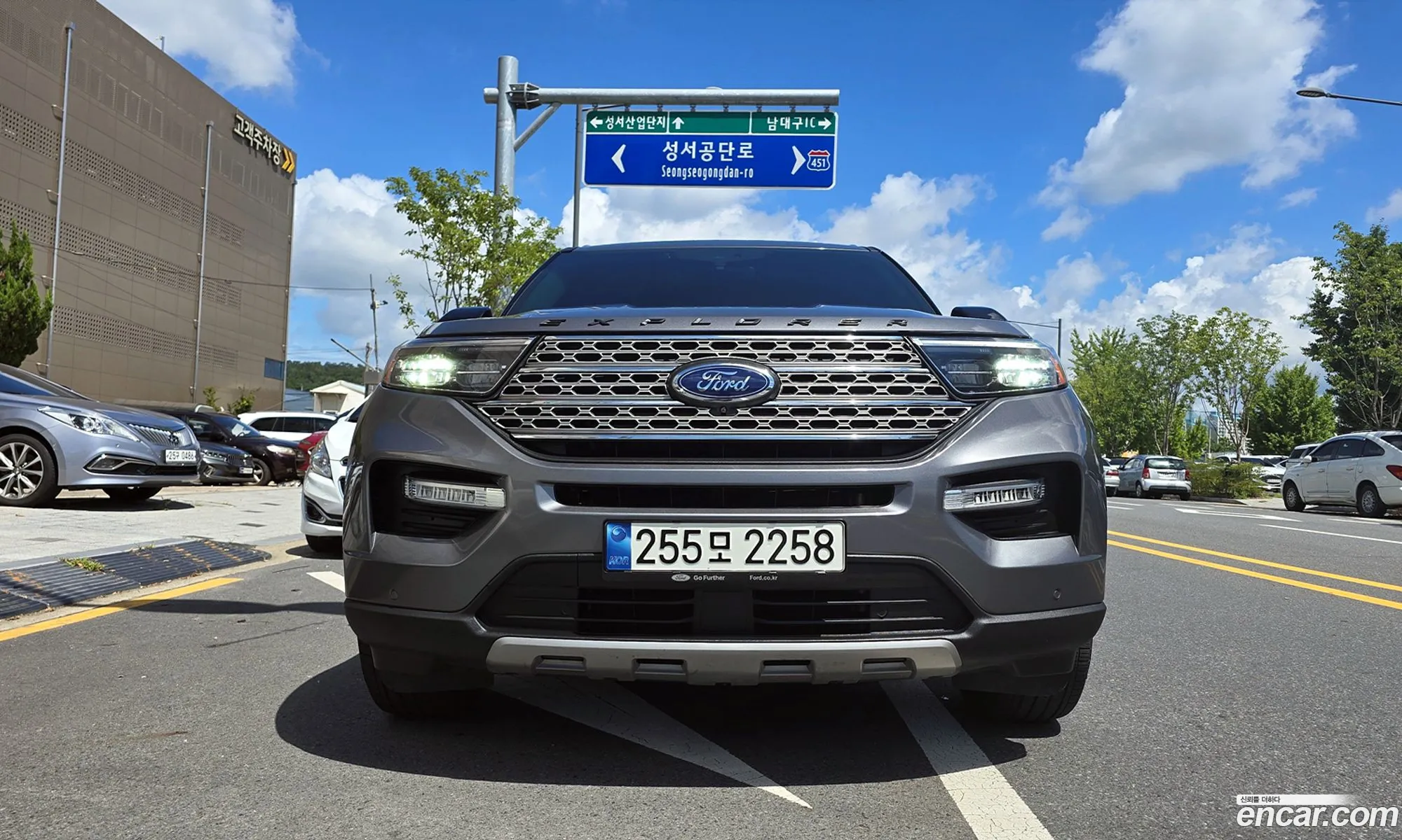 Ford Explorer 6th Gen 2022 — 7