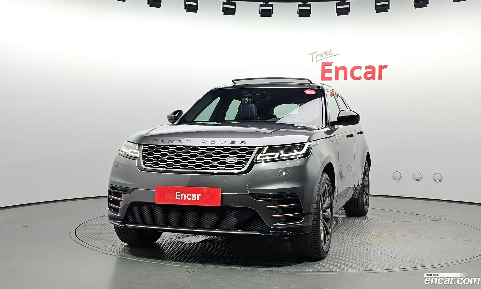 Land Rover Range Rover Velar 2017 — 3