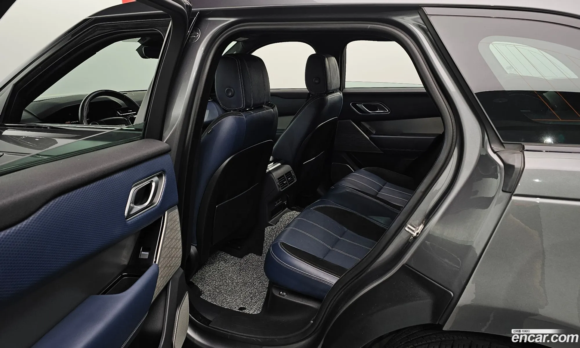Land Rover Range Rover Velar 2017 — 19
