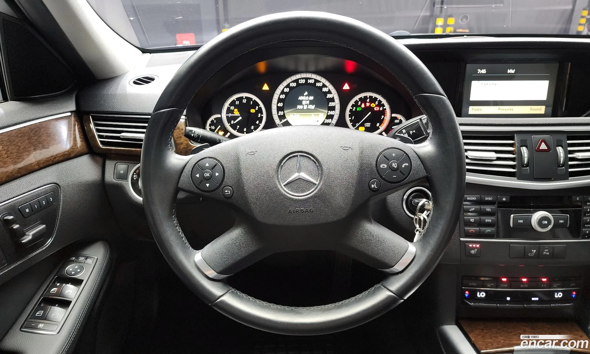 Mercedes-Benz E-Class W212 2012 WDDHF4JB2CA655810 — 16