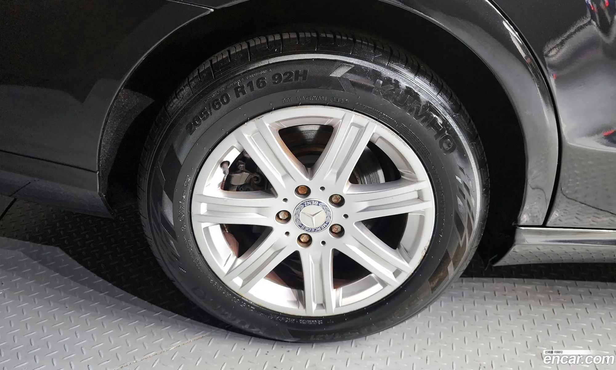 Mercedes-Benz E-Class W212 2012 WDDHF4JB2CA655810 — 12