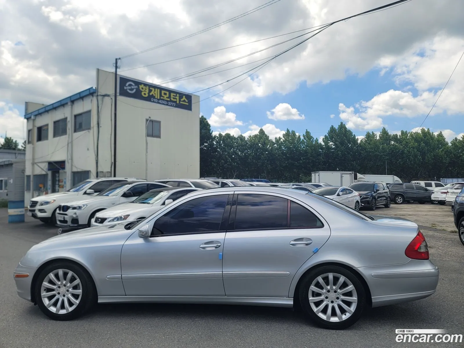Mercedes-Benz E-Class W211 2009 — 17