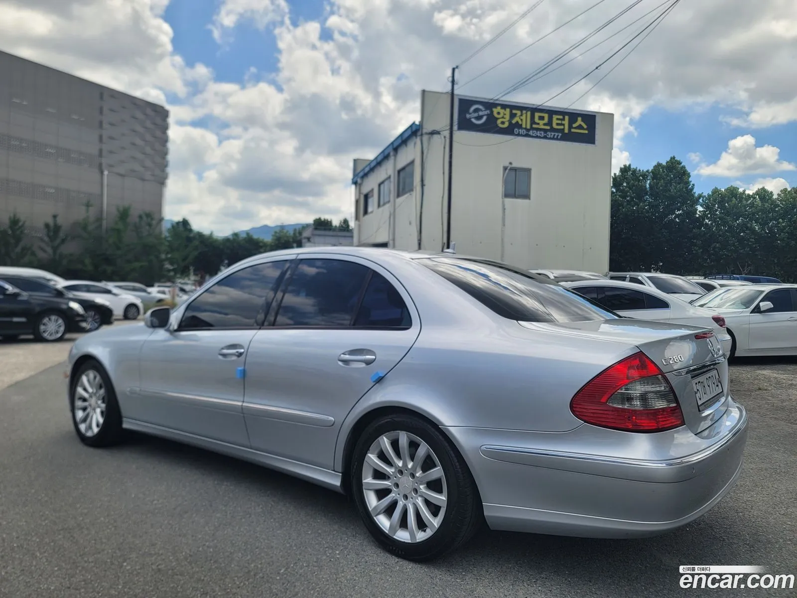 Mercedes-Benz E-Class W211 2009 — 19