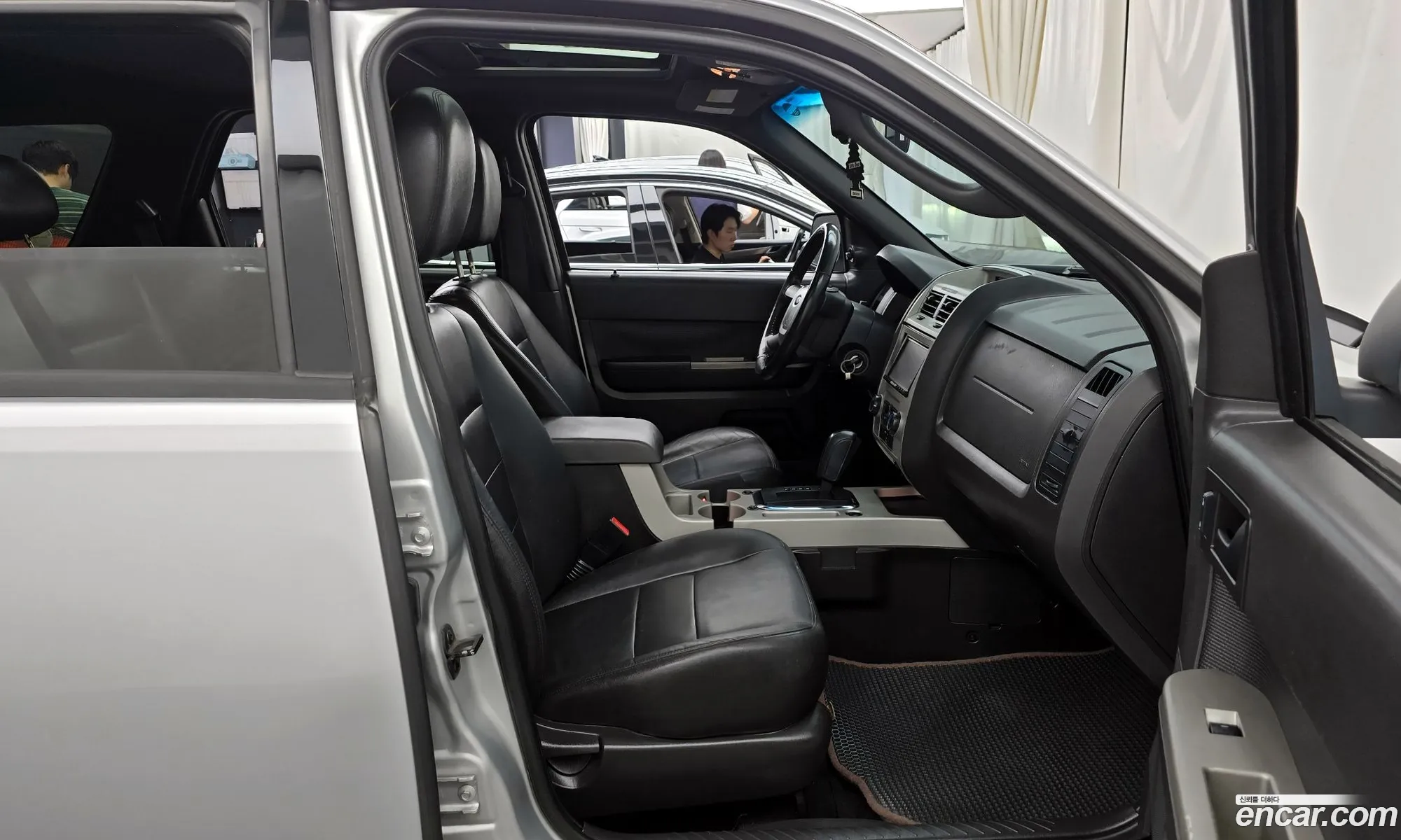 Ford Escape 2009 1FMCU93759KA78706 — 3