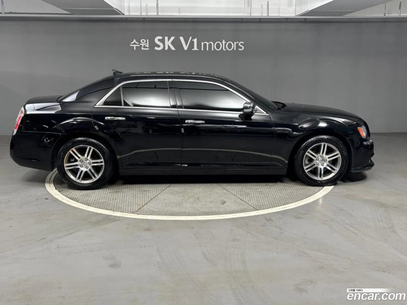 Chrysler 300C 2013 — 18