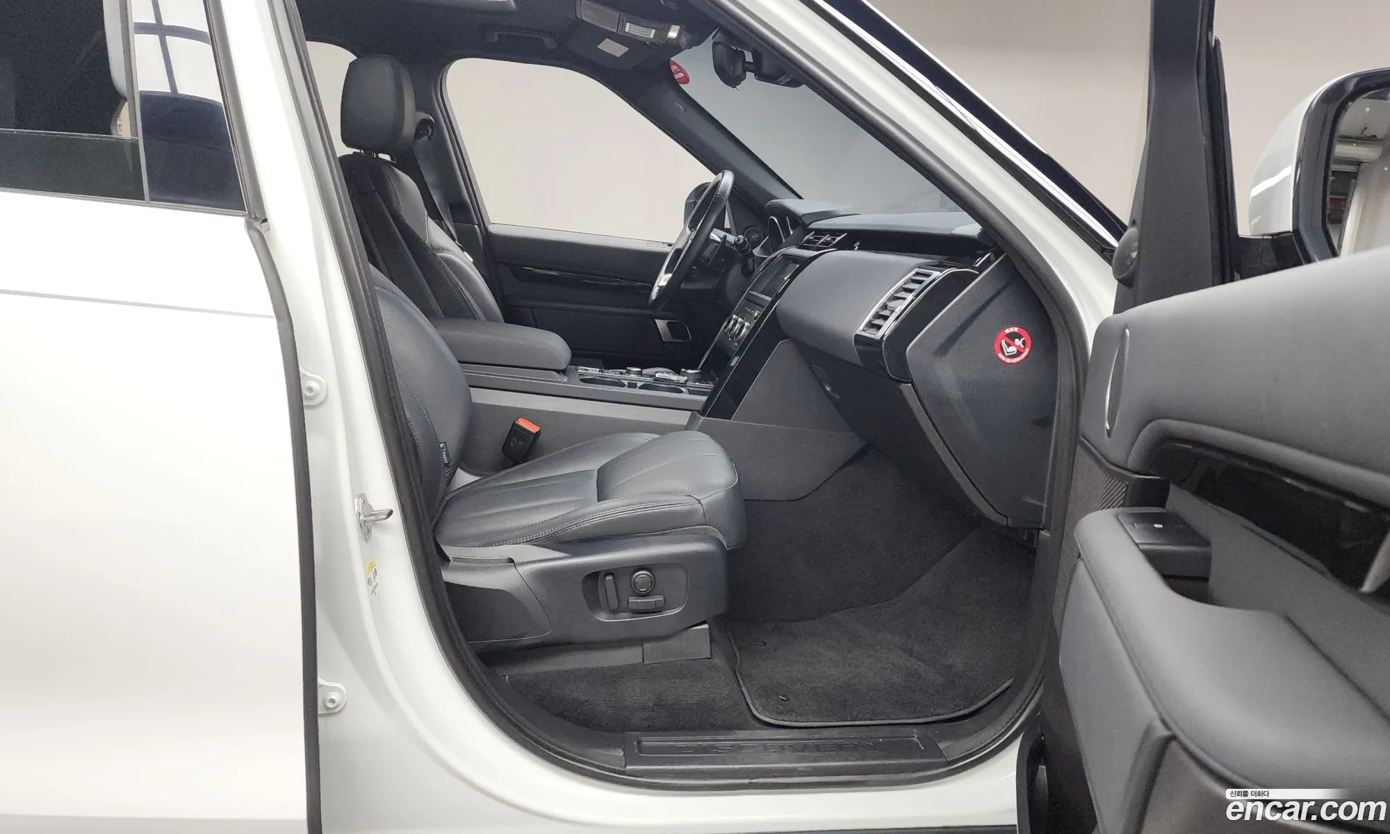 Land Rover Discovery 5 2019 SALRA2BN5KA085500 — 16