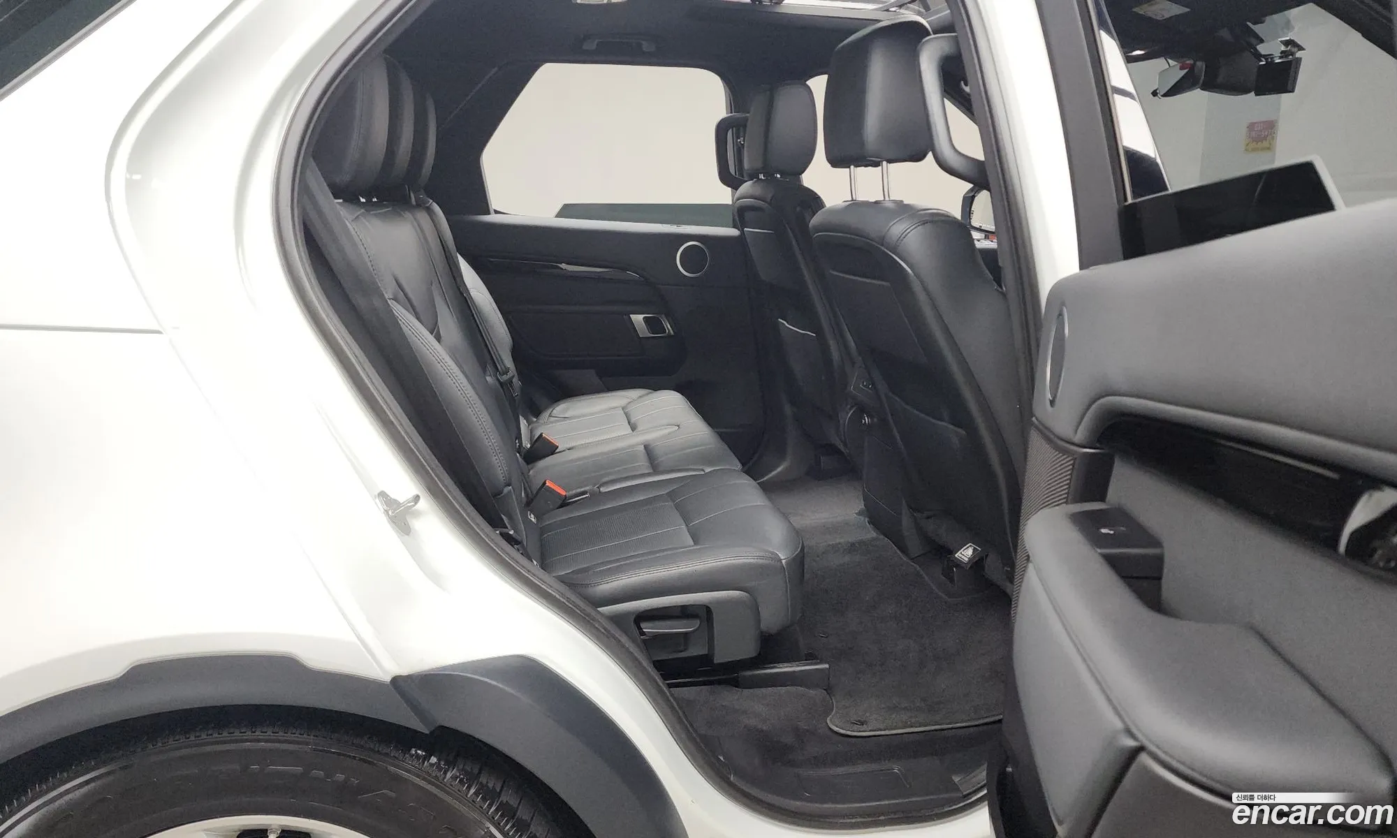 Land Rover Discovery 5 2019 SALRA2BN5KA085500 — 11