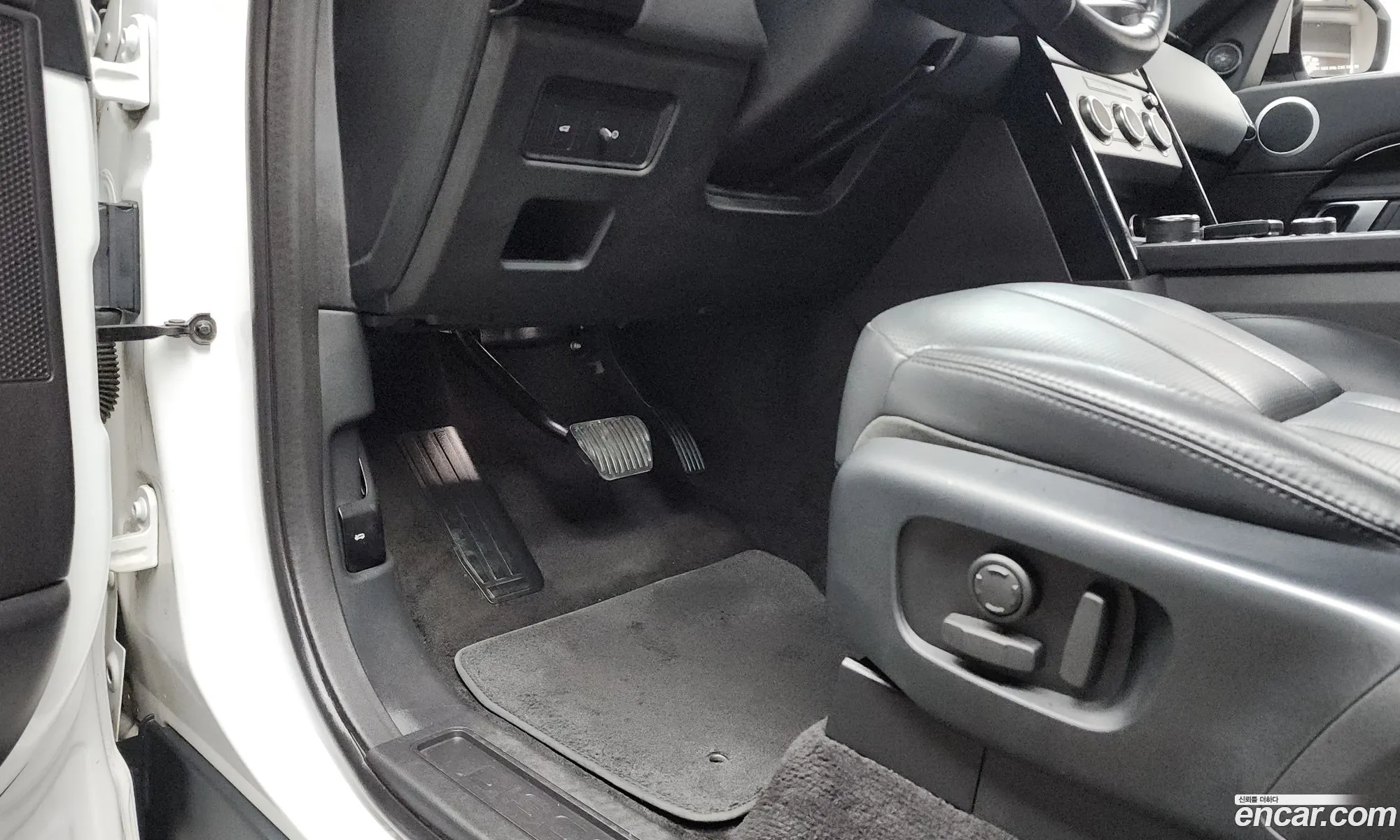 Land Rover Discovery 5 2019 SALRA2BN5KA085500 — 12