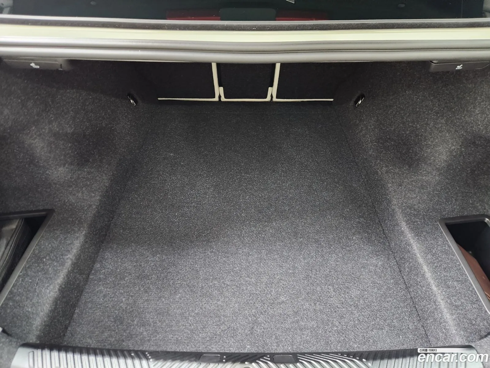 BMW 5 Series 2025 — 17