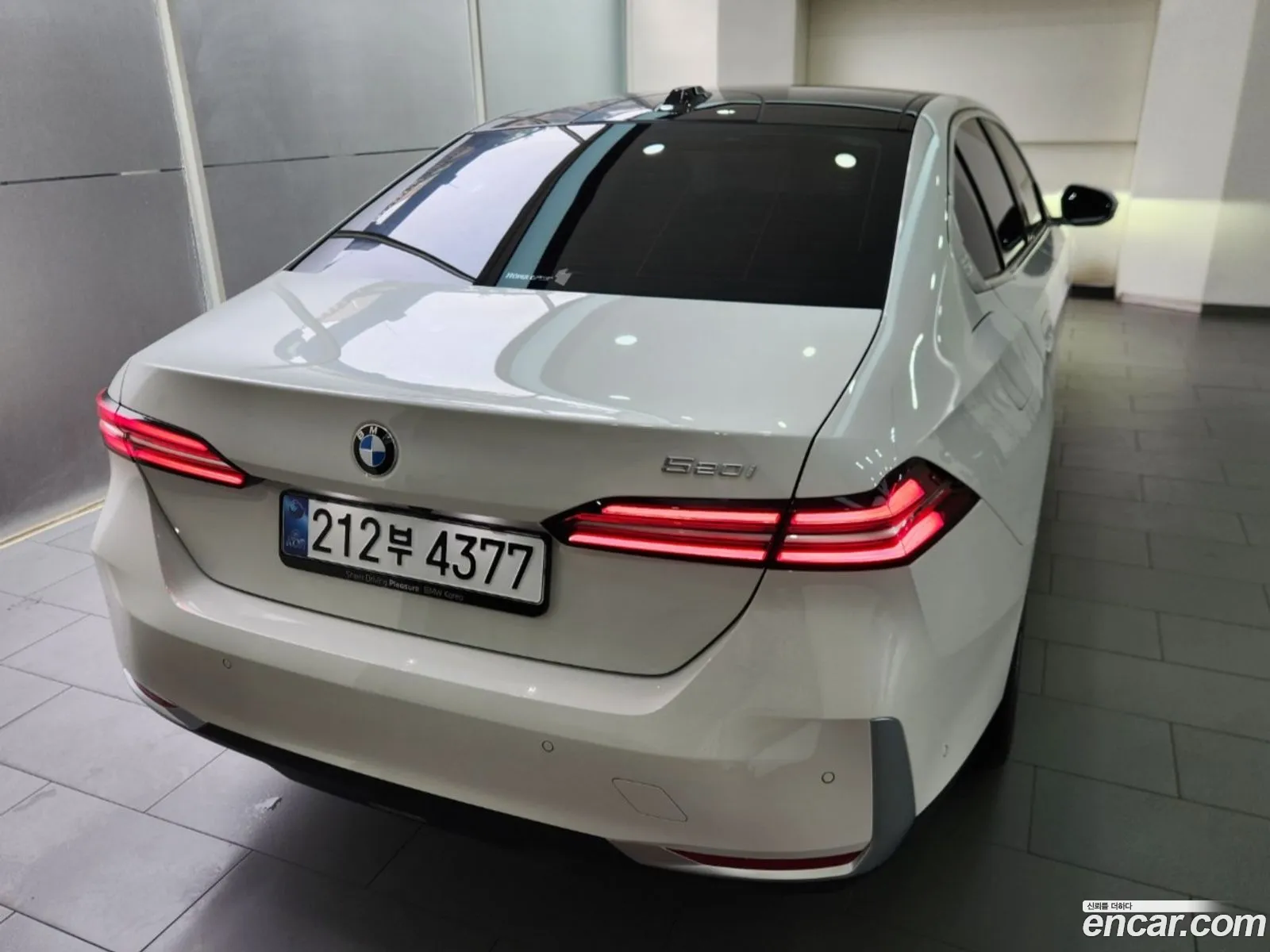 BMW 5 Series 2025 — 12