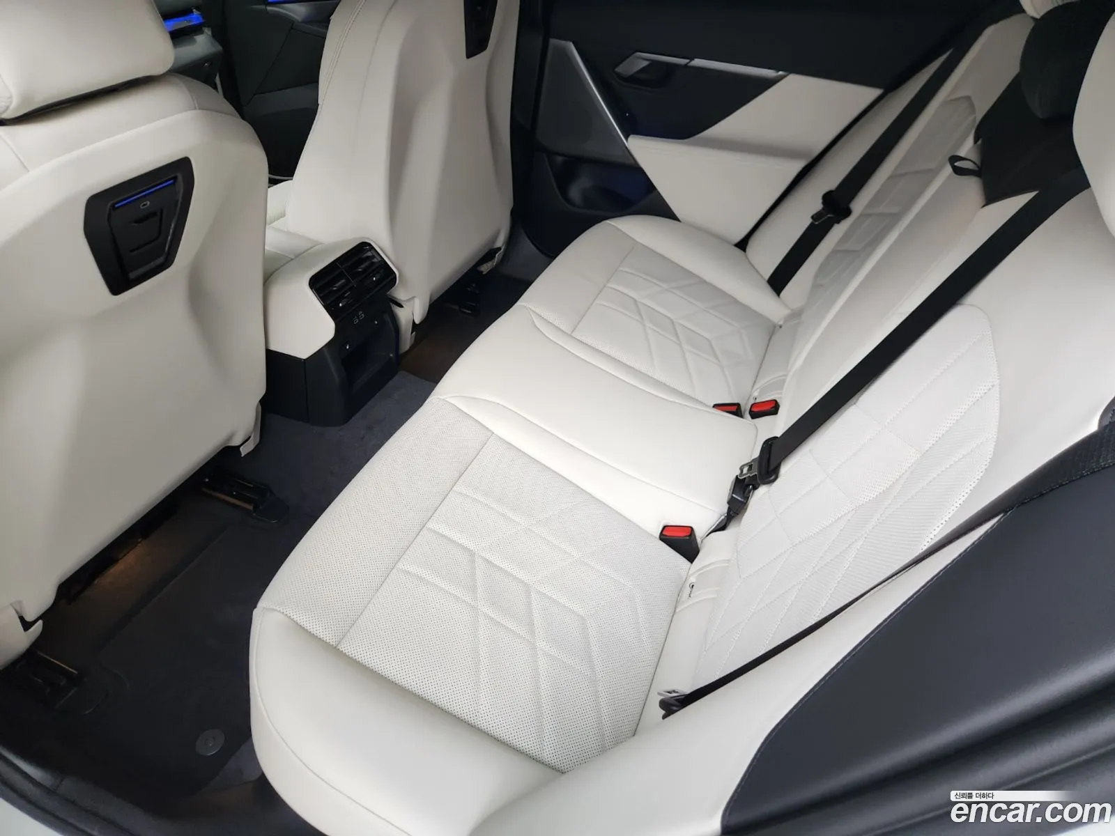 BMW 5 Series 2025 — 8