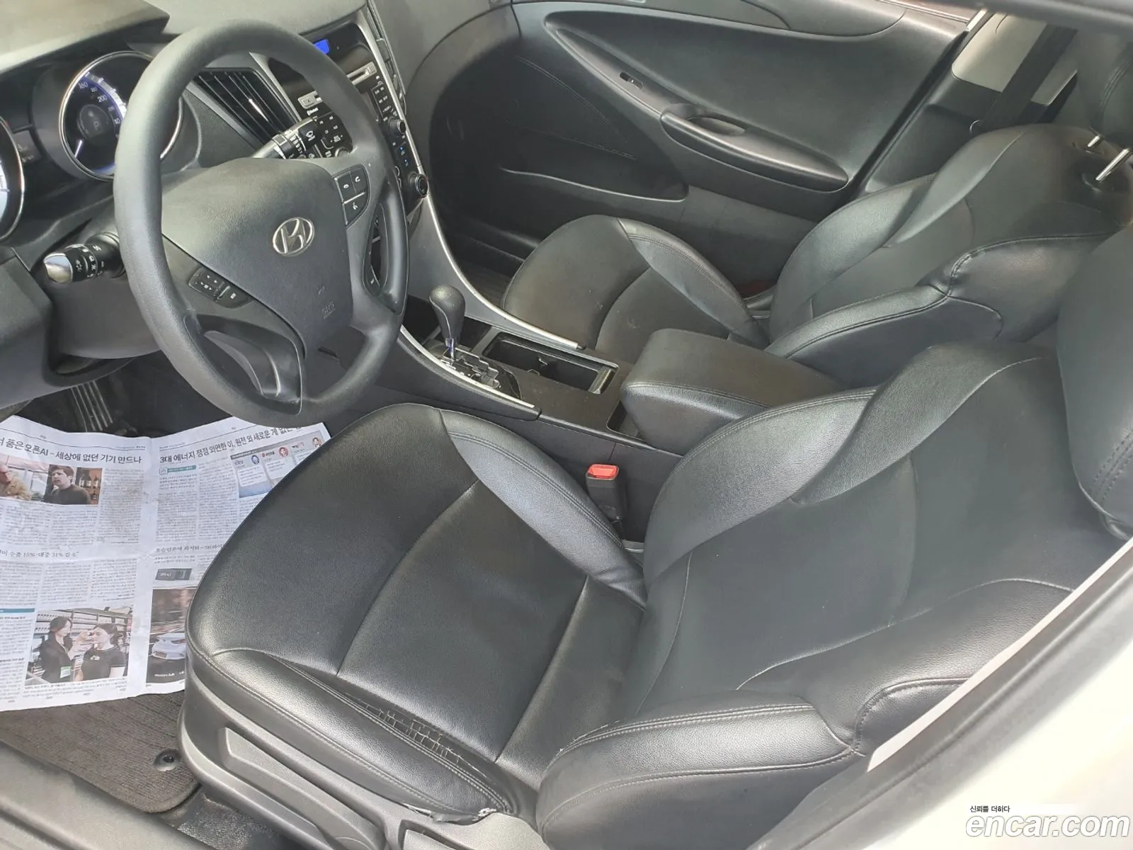 Hyundai YF Sonata 2011 — 19