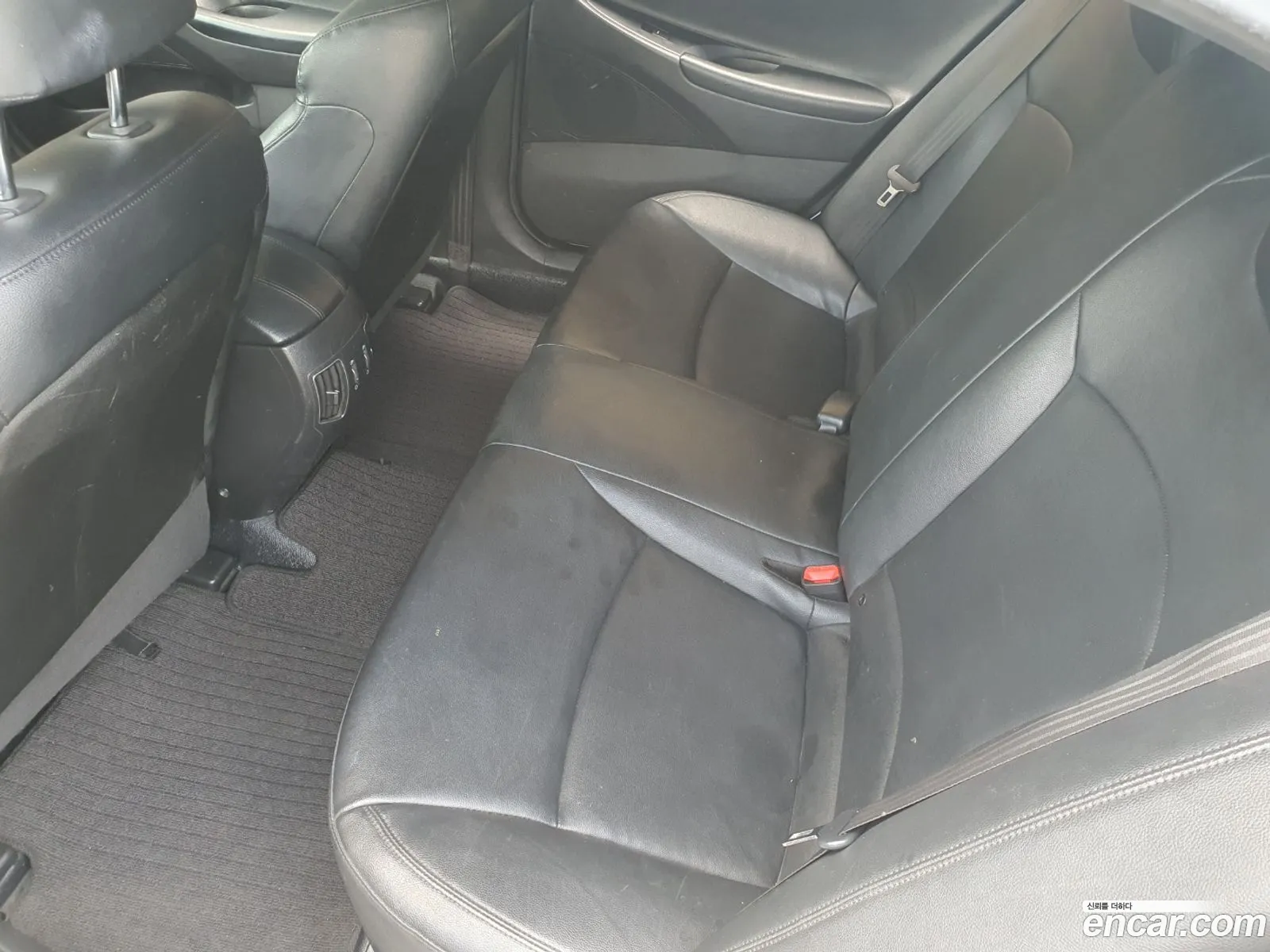 Hyundai YF Sonata 2011 — 9