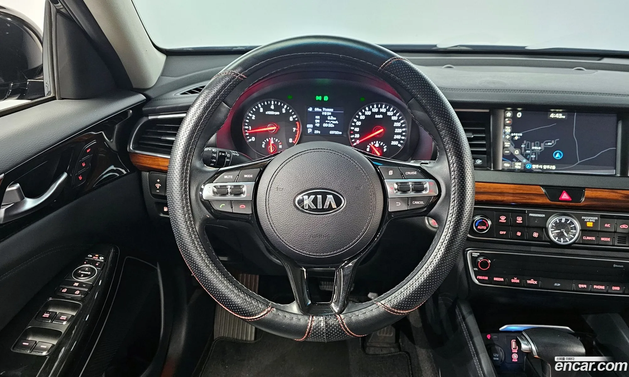 Kia K7 2016 KNALC411BGA027282 — 6
