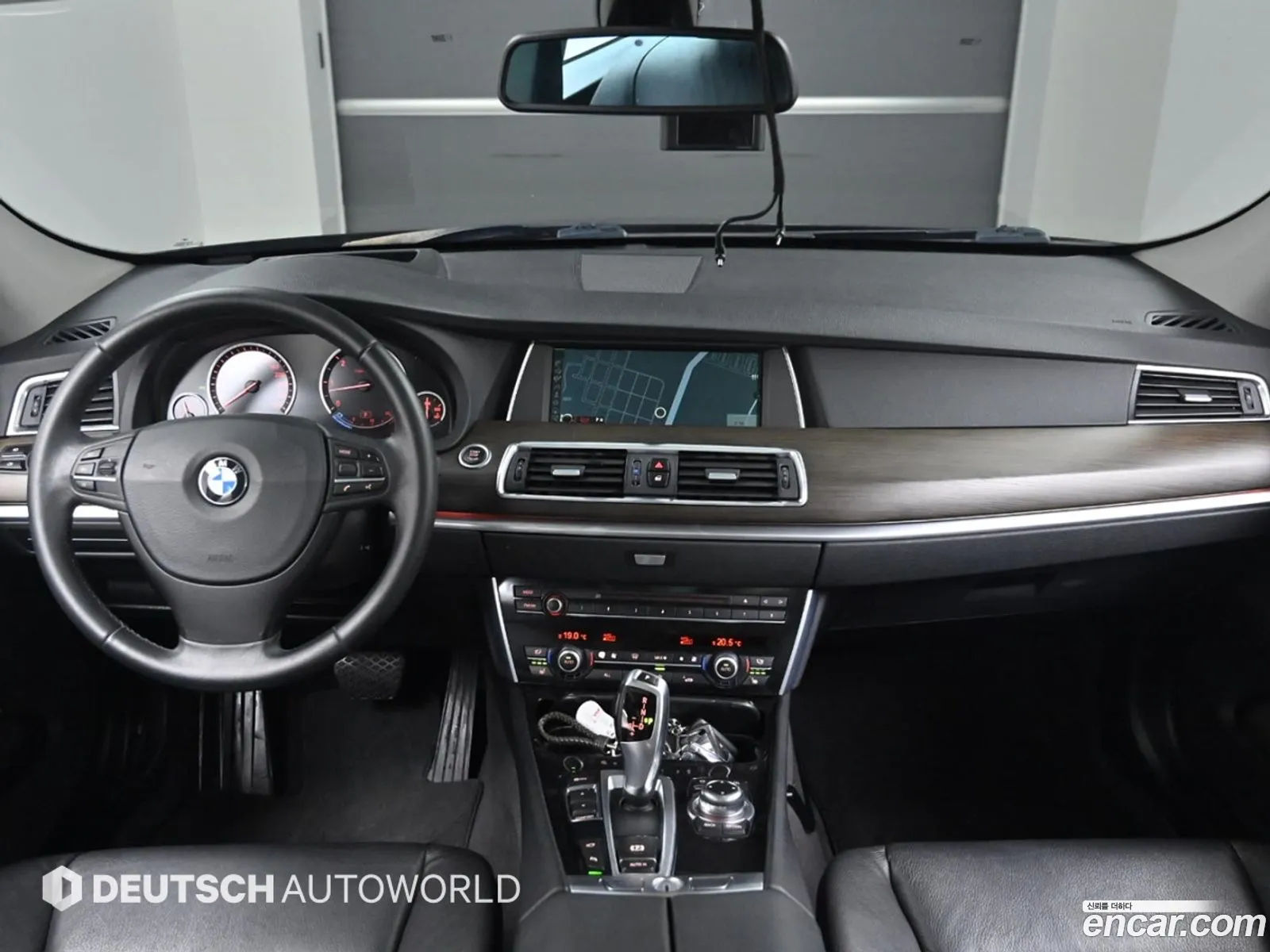 BMW 5 Series GT 2012 — 11