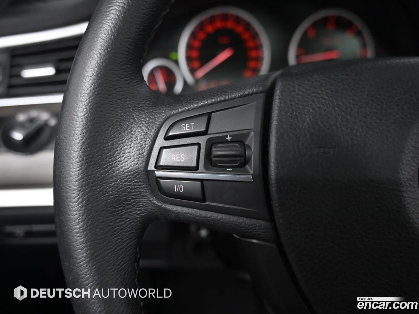 BMW 5 Series GT 2012 — 13